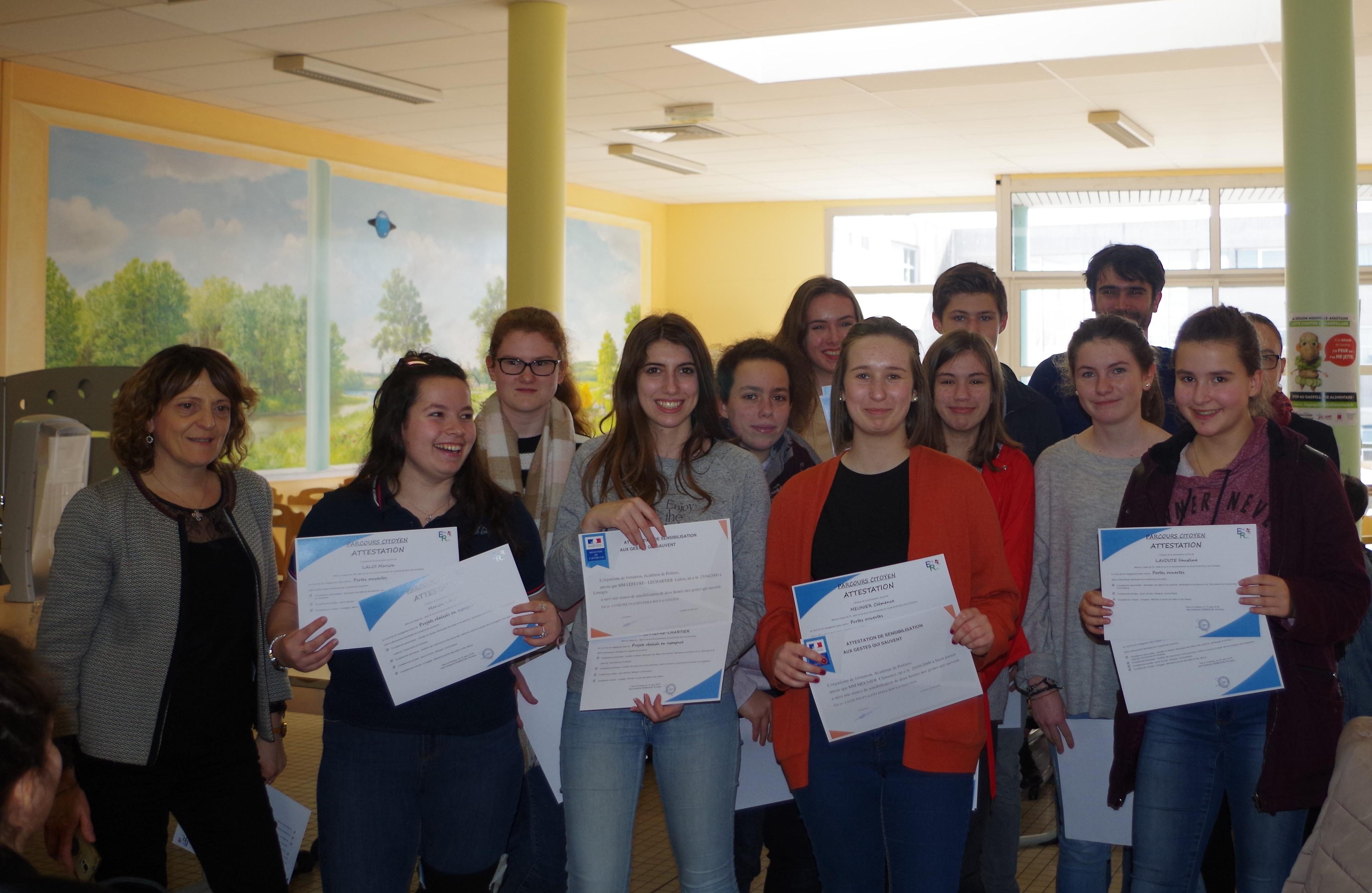 Pluie de diplômes sur le lycée Emile-Roux/